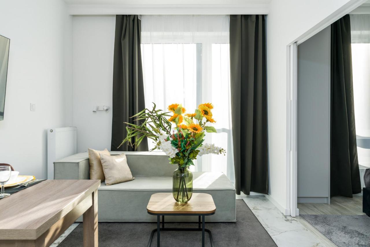 Apartments Poznan Chwaliszewo Residence With Free Garage By Noclegi Renters Екстериор снимка