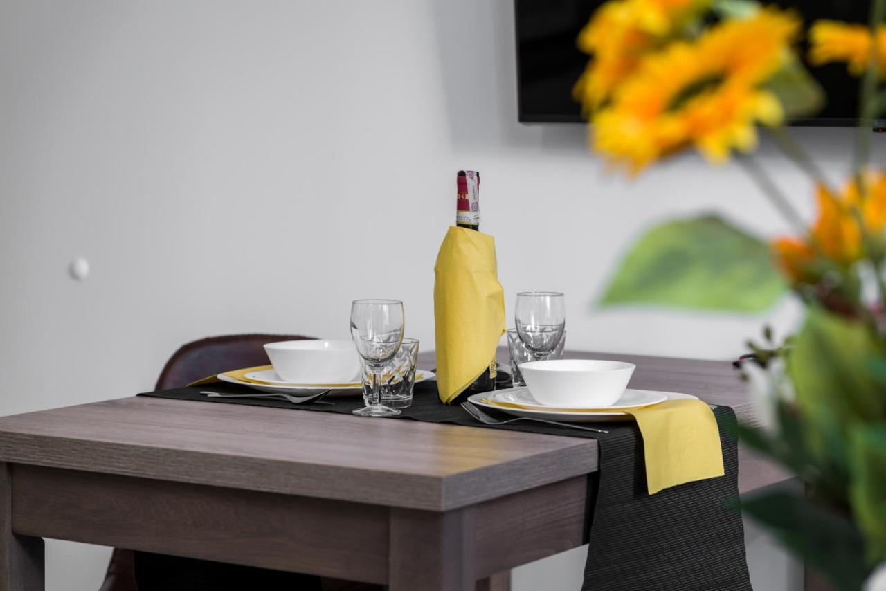 Apartments Poznan Chwaliszewo Residence With Free Garage By Noclegi Renters Екстериор снимка