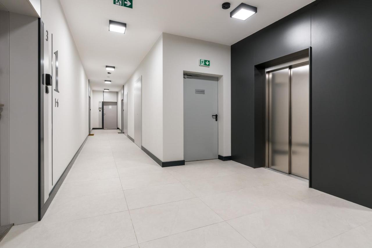 Apartments Poznan Chwaliszewo Residence With Free Garage By Noclegi Renters Екстериор снимка